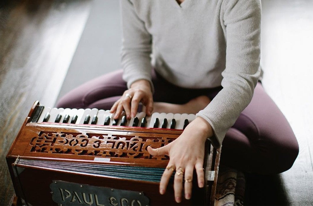 Kirtan: Le chant des mantras